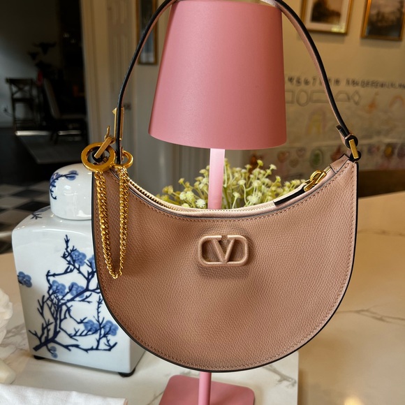 VLOGO SIGNATURE CALFSKIN HOBO MINI BAG WITH JEWEL LOGO - Picture 5 of 12